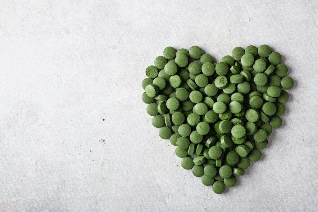 Chlorella-beneficii-utilizari-suplimente-naturiste-gradina-sanatatii